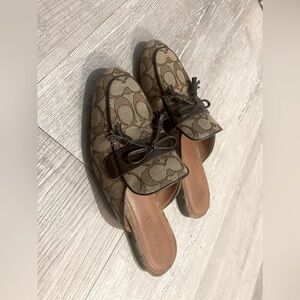 Coach mules l Good Condition, 7.5 l Vintage Coach pattern l faux leather tassel